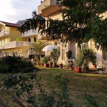 Apartments Sretna Gradac  Exterior foto